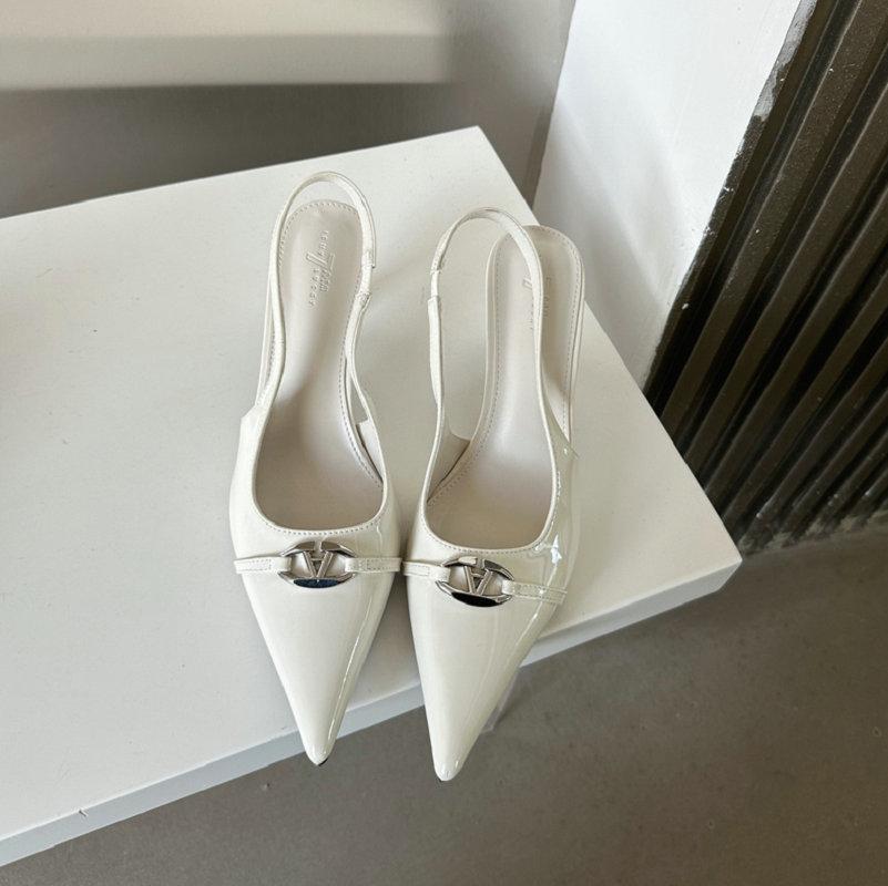 Fashion 2025 Spring New Low Heel Shoes Temperament Small Heel Shoes Pointed High Heels Sandals Female Silver Empty Shoes