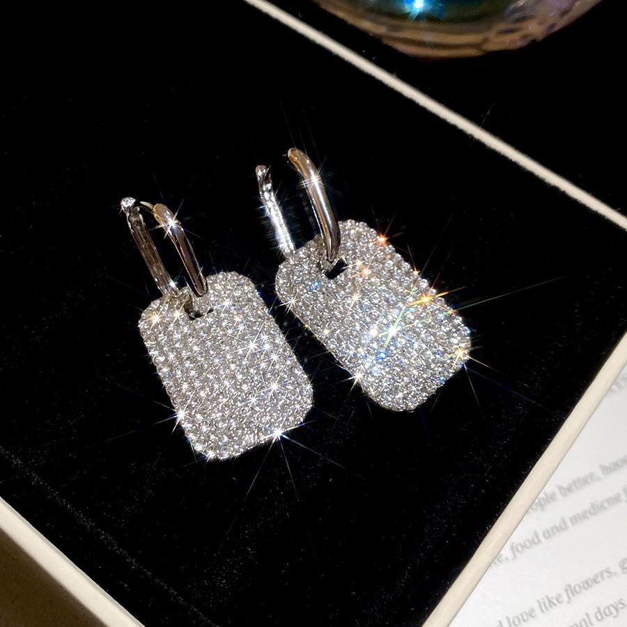 Zircon Irregular Round Pearl Earrings Light Luxury Premium Stud Earrings French Exquisite Versatile Earrings