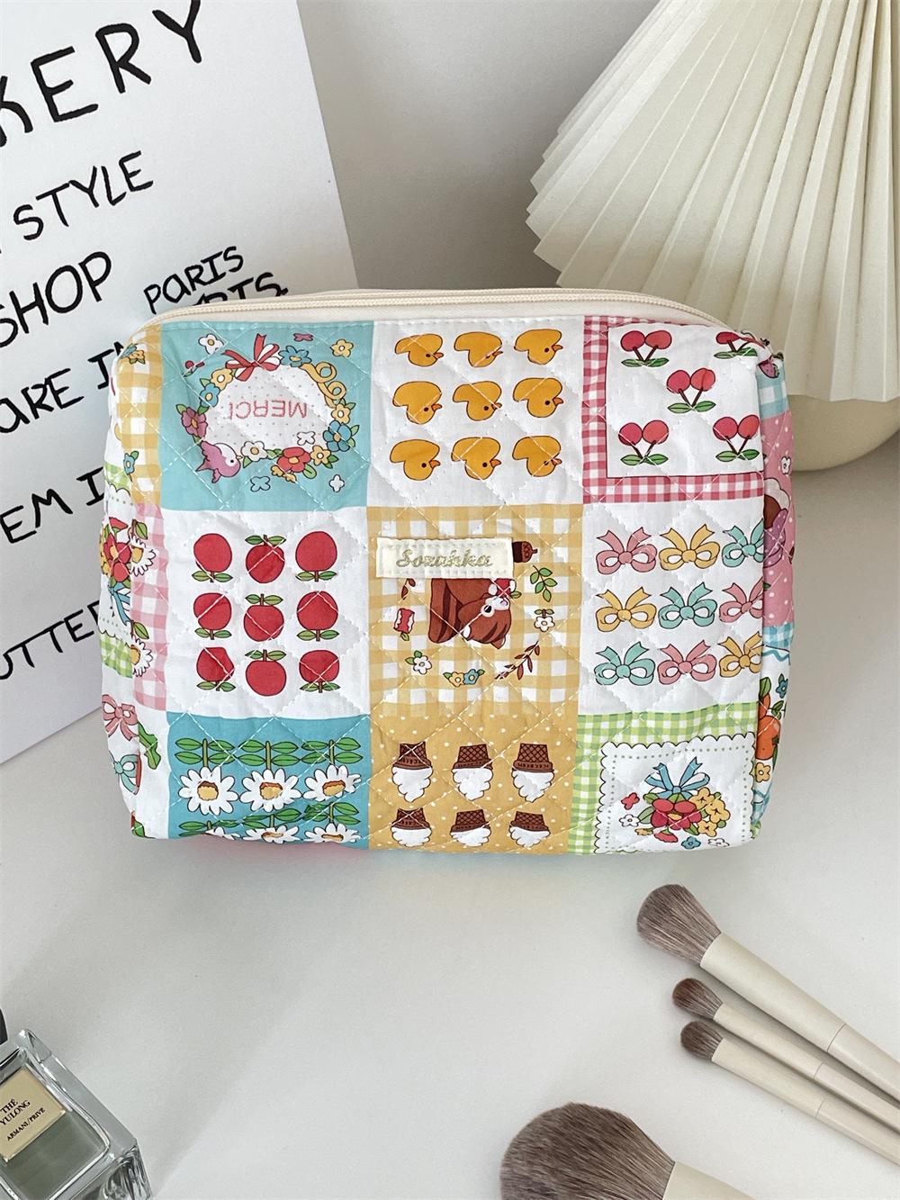 

Korean Style Floral Makeup & Coin Purse - Multifunctional Storage Clutch for Women & Students