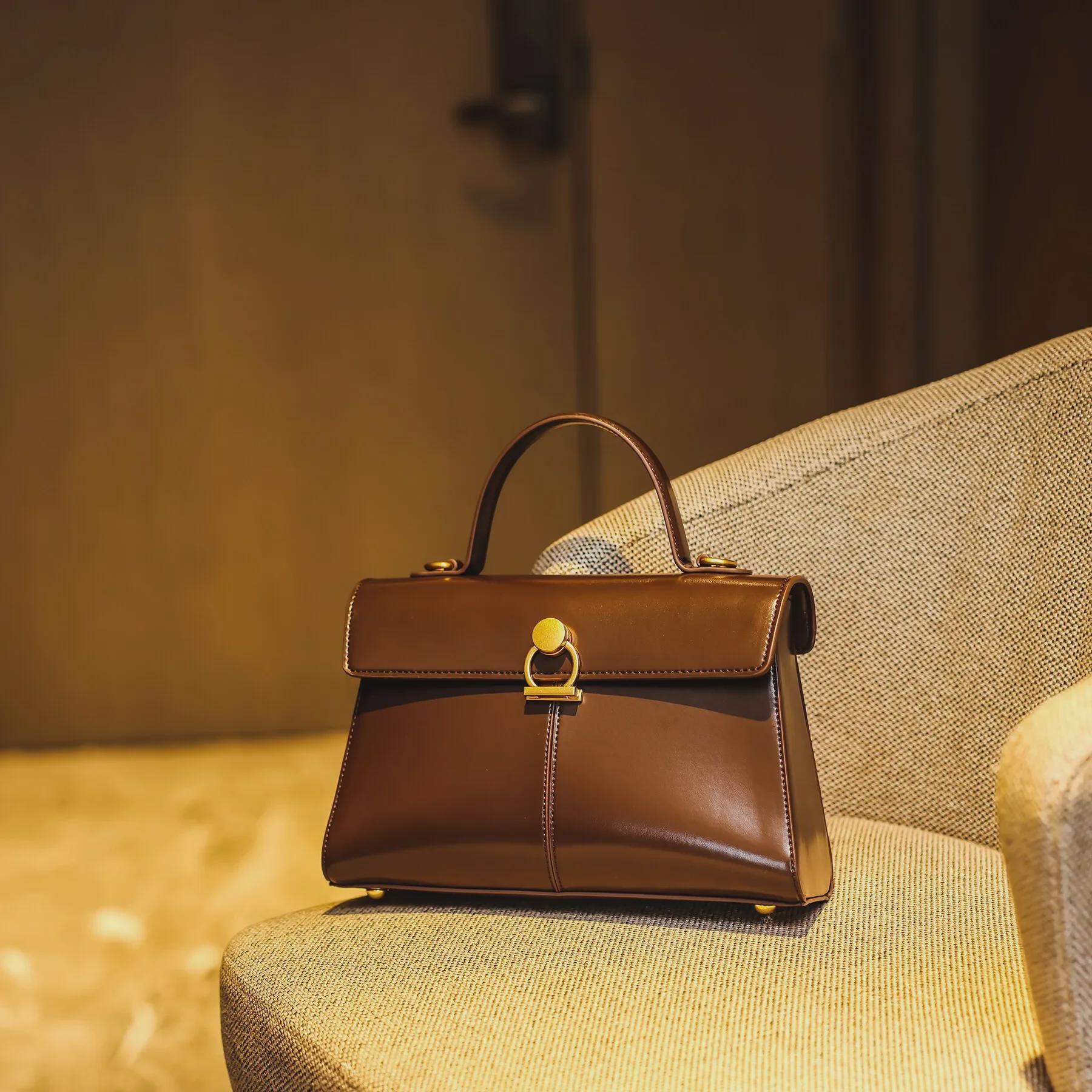 

2024 Winter Retro High-End Women s Shoulder Crossbody Tote