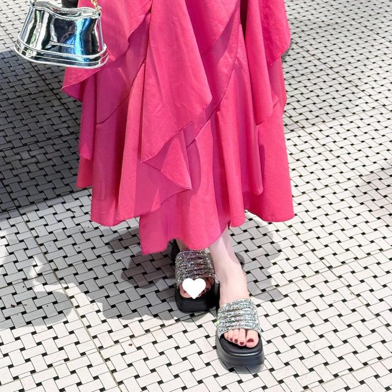 One-word Slippers Slope Heel Rhinestone Thick-soled One-word Slippers 2025 Summer New Outer Wear with Skirt Open-toed Cool Slippers