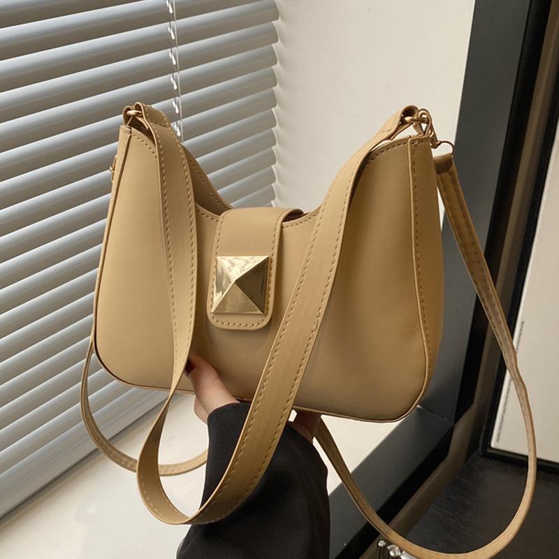 

Простая повседневная 2025 в этом году популярная одноплечевая французская ретро нишевый дизайн однотонная подмышечная сумка-полумесяц женская хаки