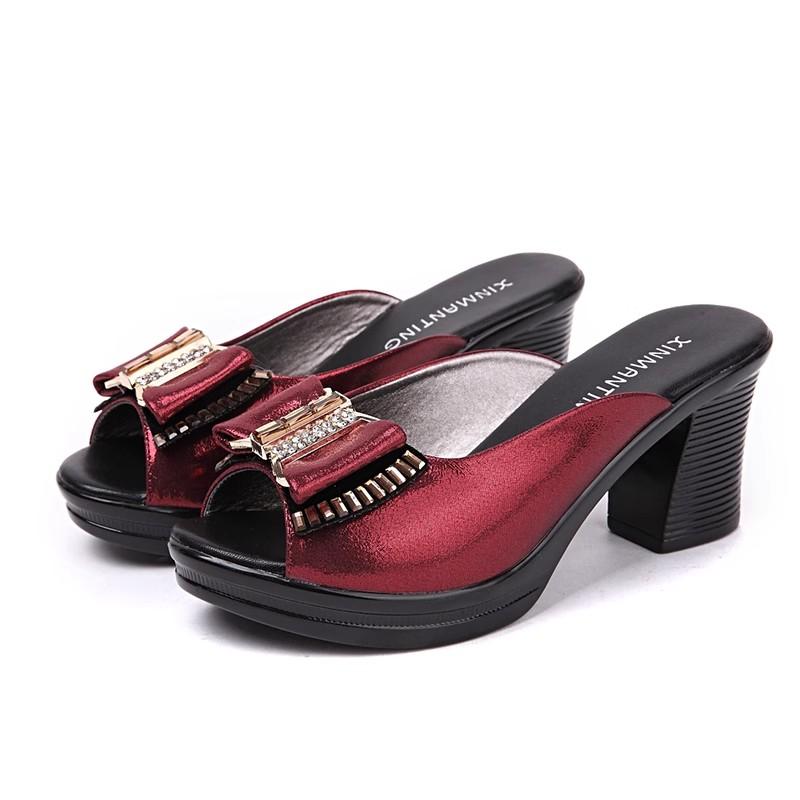 Mode 2025 neue Damensandalen Damen Hausschuhe echtes Leder Strass dicker hoher Absatz Colorblock Dekoration offene Zehen Damensandalen