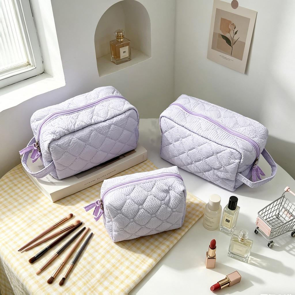 Polyester Travel Makeup Bag With Large Capacity And Portable Design For Women