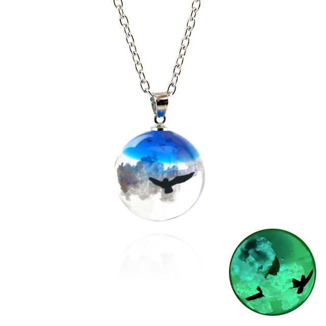 Chic Transparent Resin Craft Rould Ball Moon Pendant Necklaces Women Blue Sky White Cloud Chain Pendant Necklace Voguish Stylish Jewelry Giveaway