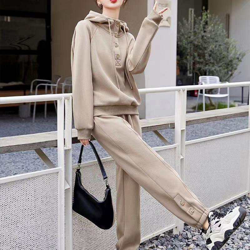 Two Stylish and Loose Sweatshirts for Women in Spring and Autumn, Suitable for Overweight Girls in Winter