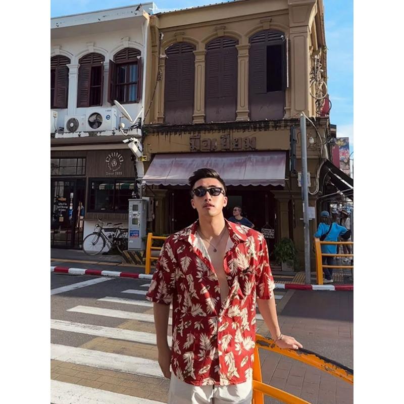 Men's Summer Casual Short Sleeve Shirts Red Leaf Print Lapel Button Down Loose Fit Breathable Hawaiian Beach Streetwear Tops