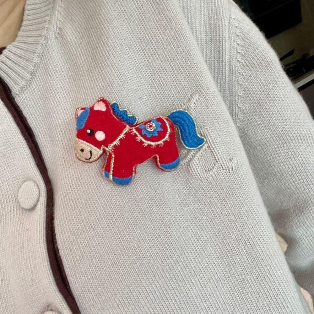 Cute Embroidery Horse Brooch Flower Cloth Fabric Pony Brooch Kawaii Cartoon Sweater Pin  Girl