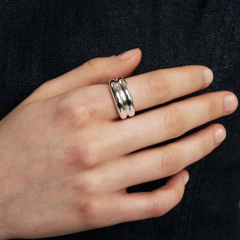 Hei two-line bold ring