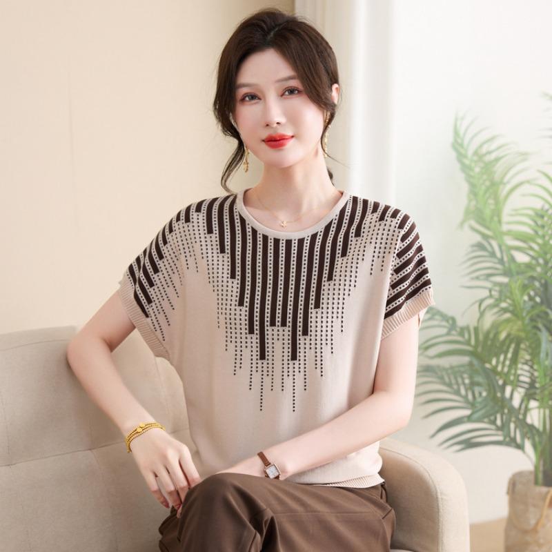 Mom summer short-sleeved shirt medium and old small shirt fashion shirt year old 0 knitted women's clothing on thin clothes