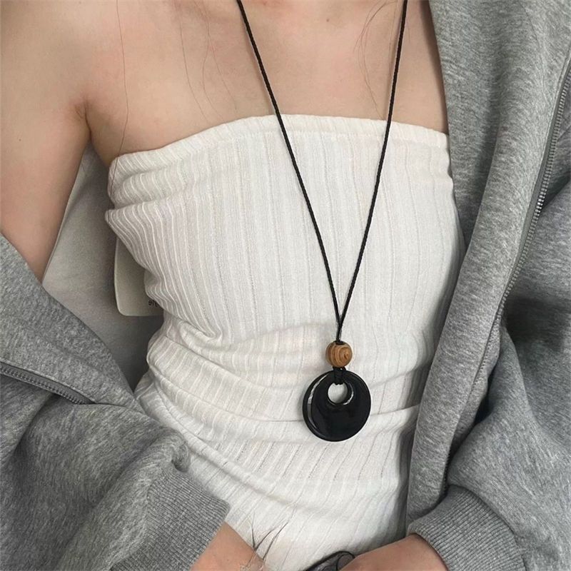 Smiley Wooden Beads Opal Rice Beads Resin Crystal Necklace Retro Niche Collarbone Chain Versatile High-end Jewelry Women