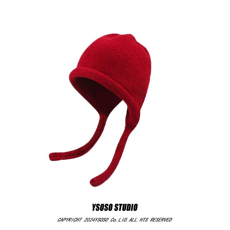 

Retro crimped red knitted hat for women, big head circumference in autumn and winter, small and versatile face, warm ear protection wool hat