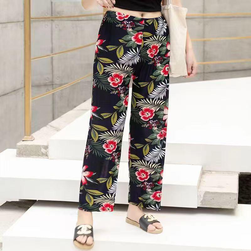 Atmungsaktive Blumendruck-Neunpunkt-Hose in Übergröße für Frauen mittleren Alters und ältere Frauen - Sommer-Eisseide, Lockeres gerades Bein Design