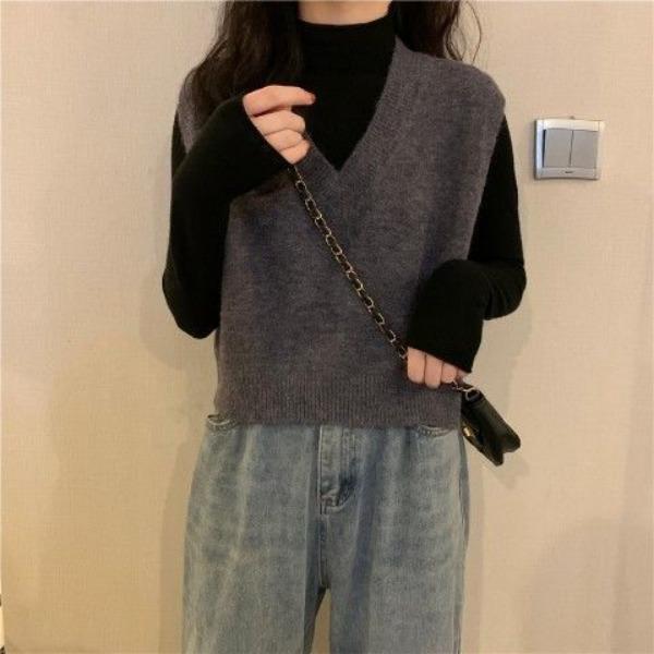 Women Sweater Vest Solid Vintage Casual Spring V-Neck Design Sleeveless Vest Elegant Waistcoats