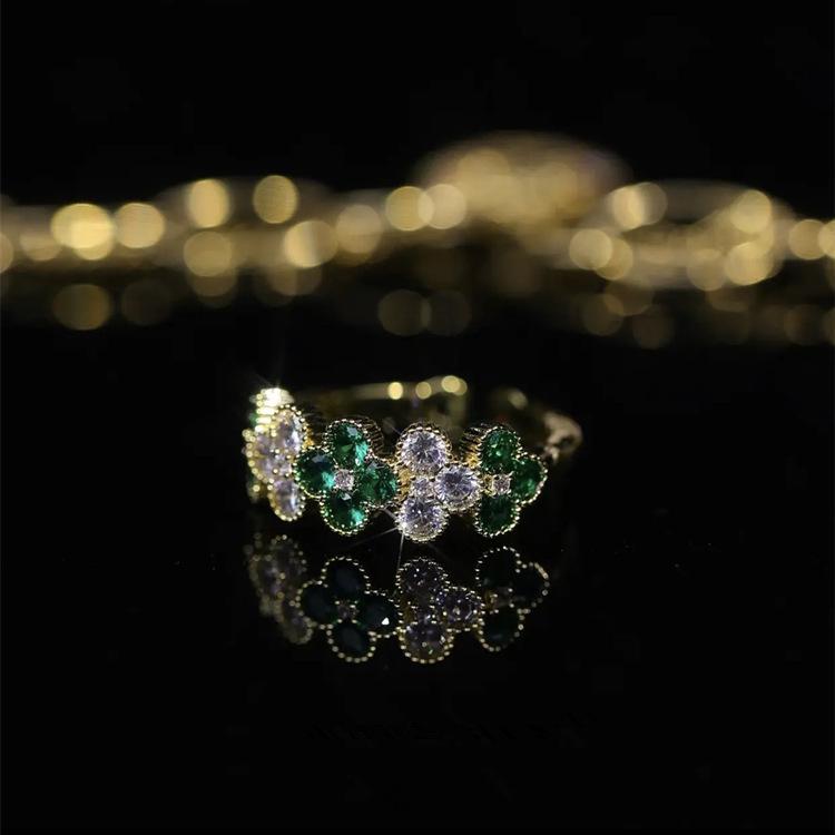 Elegant French Emerald Zircon Clover Ring: Luxurious  Simple Open Design