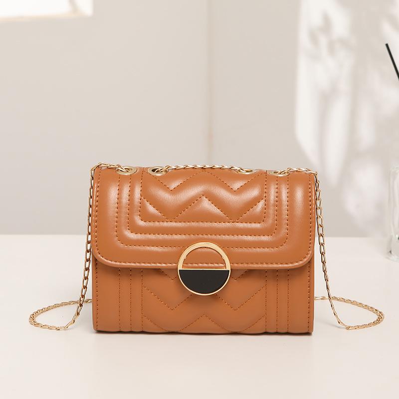 

Свежая и милая цепочка маленькая квадратная сумка 2025, вышитая сумка через плечо, женская сумка, сумка для мобильного телефона светло-коричневого