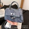 Bag Women 2025 New Trendy High-end Fashion Messenger Bag Niche Design Spring and Summer Shoulder Portable Small Square Bag