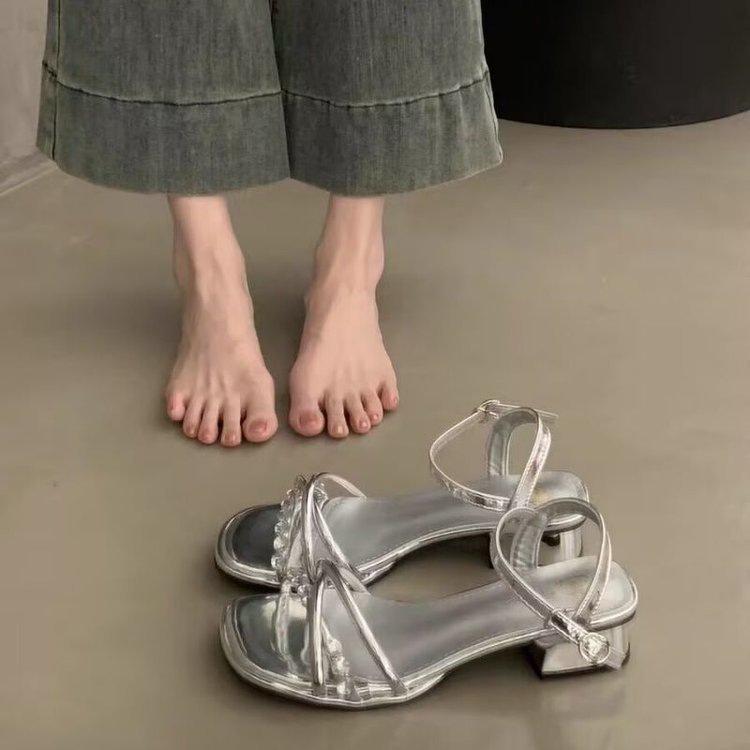 French thick-heeled sandals girl 2025 new summer fashion rhinestone fairy with skirt temperament with cool slippers