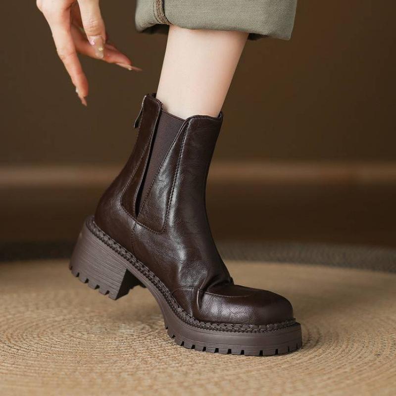 New women's large-size platform leather boots medium heel solid color square heel round head medium boots autumn and winter non-slip Martin boo