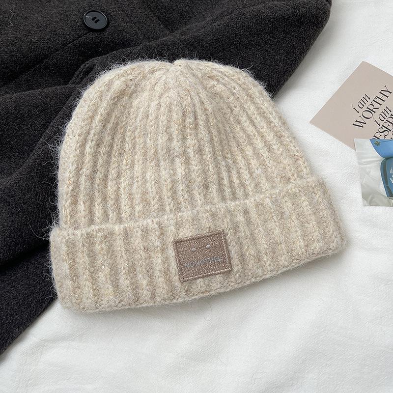 2025 Women's High-Quality Wool Knit Beanie: Autumn & Winter Style with Warm Ear Protection, Fashionable & Versatile for Large Head Circumference