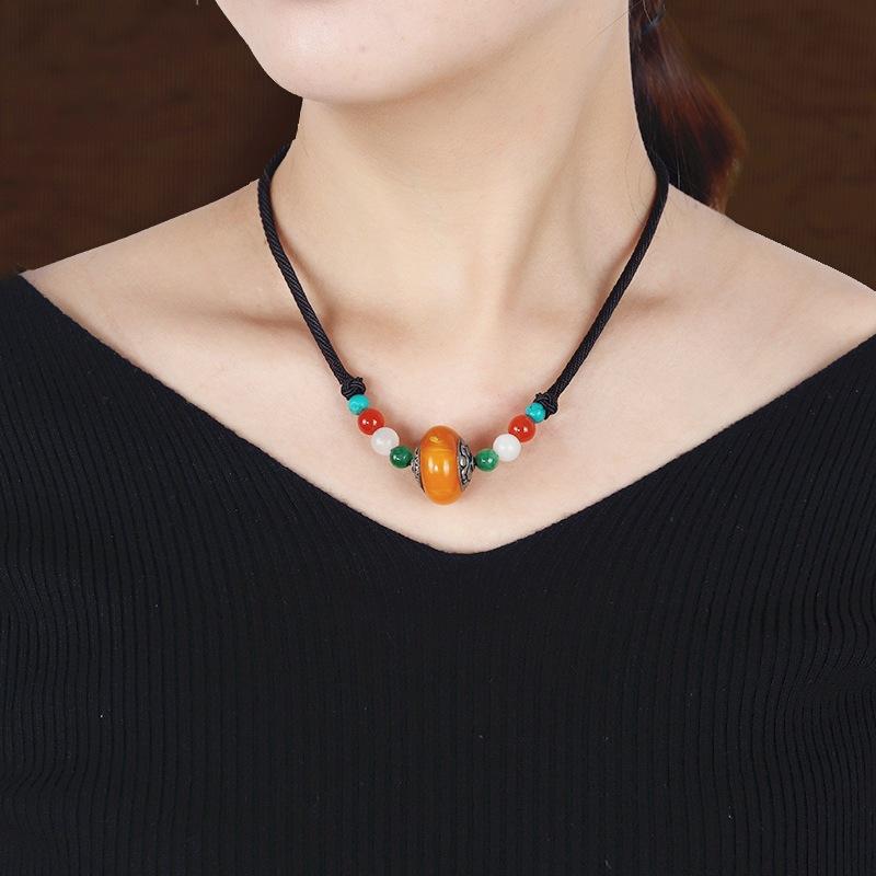 

Vintage handmade Tibetan short necklace femininity personality Nepalese beeswax accessories pendant collarbone chain