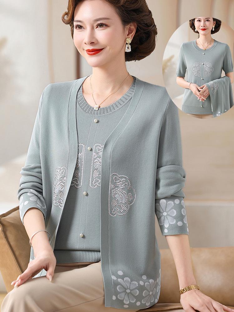 Höst/Vinter 2025 Stickad Kostym i Kinesisk Stil för Medelålders Kvinnor: Trendig Nationaltröja med Knappar