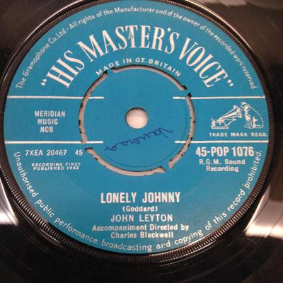 Płyta 7-calowa JOHN LEYTON - Lonely Johnny 45POP1076 His Master's Vo 1962 UK Rock Używana