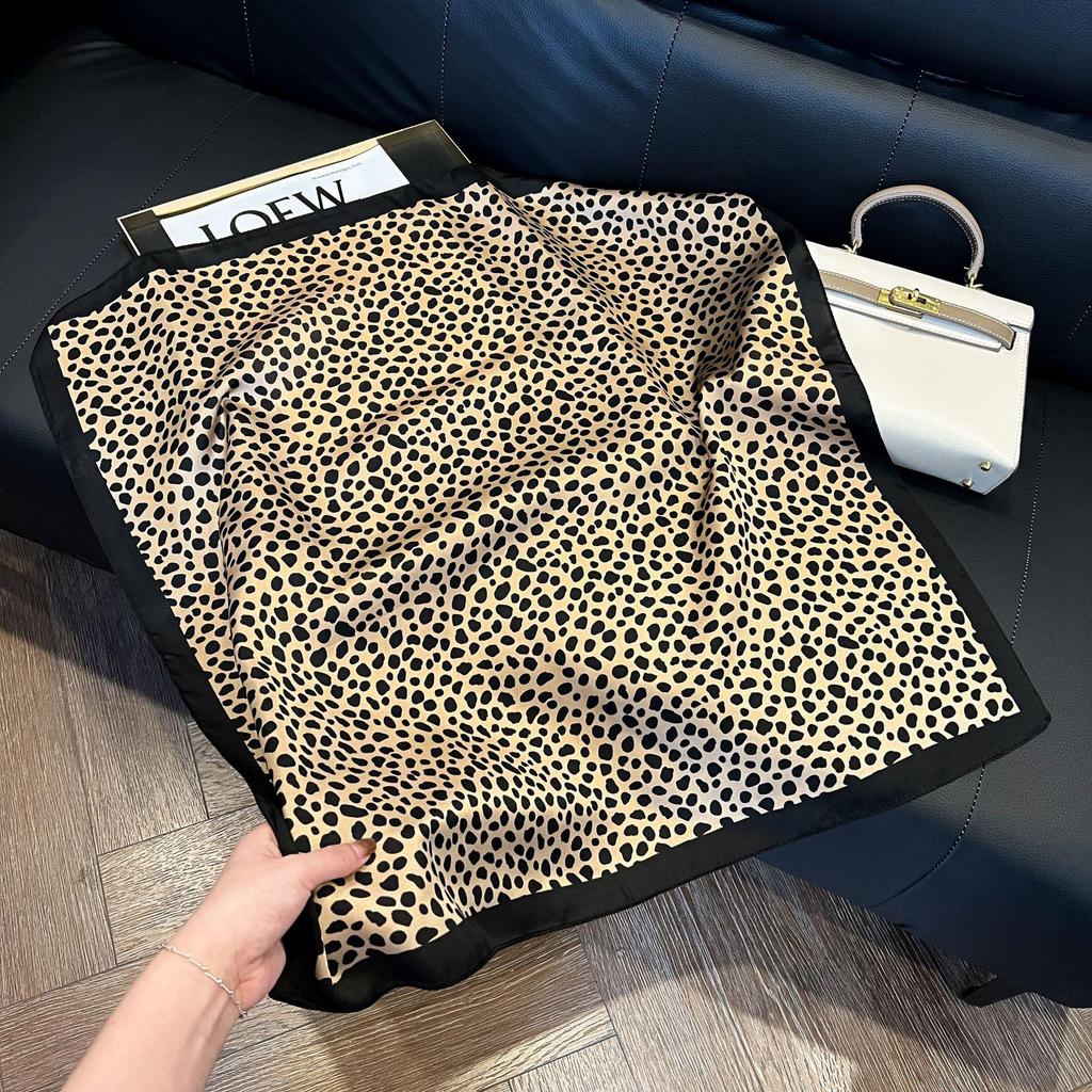 French Retro Silk Women's Square Scarf - Cashew Print, Versatile, High-End Accessory