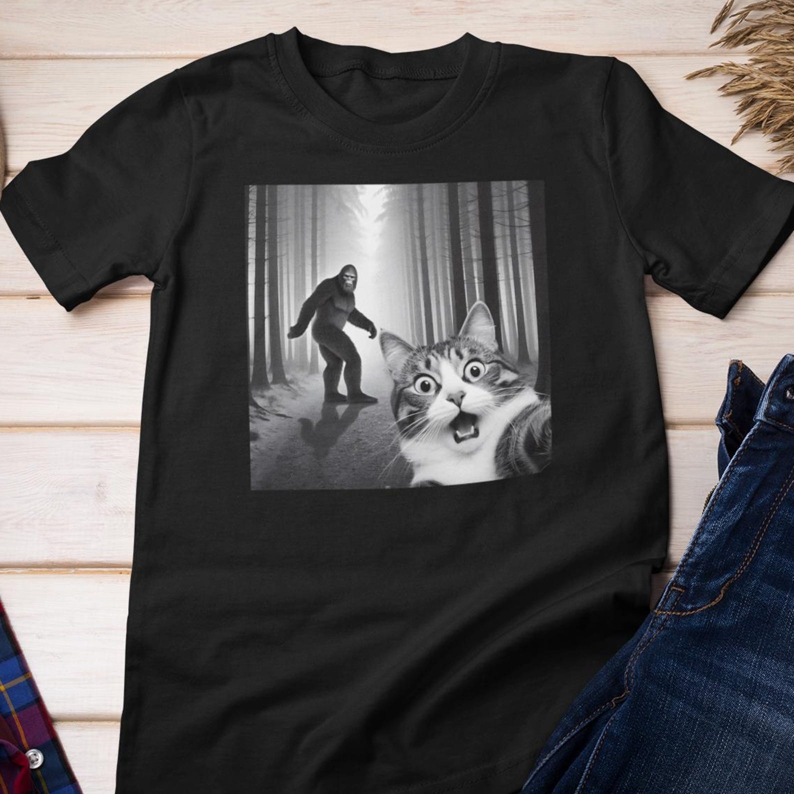 Funny Tshirt - Shocked Cat Selfie - Bigfoot in frame - Cryptid Cotton Tee 2XL