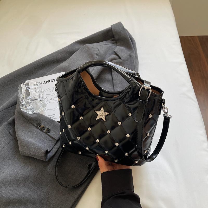 

Niche design underarm bag women s new versatile simple shoulder messenger bag high-end handbag