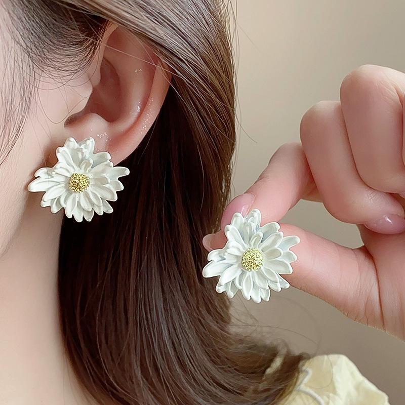 

Весна Лето Свежий Супер Бессмертный Универсальный Темперамент Дофамин Красочные Серьги Цветок Маргаритки Для Женщин 1 pair