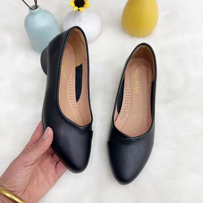 Dameneinzelne Schuhe lässige Damenschuhe für ältere Damen weiche Sohle rutschfest und bequem Herbst flacher Ausschnitt Lederschuhe dicker Absatz Arbeitsschuhe