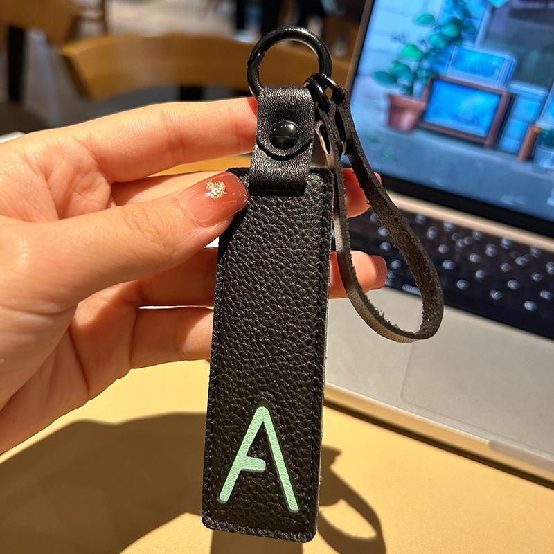 Fashion 26 Letters Key Chain Pu Leather Alphabet Letter Keyring Car Key Accessories Business Key Holder Women Bag Pendant Decor