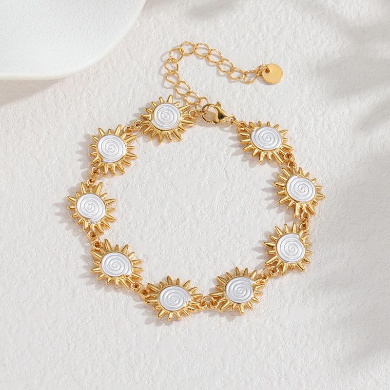 Newins 18k Gold Stainless Steel Geometric Daisy Bracelet - Elegant Niche Design for Women