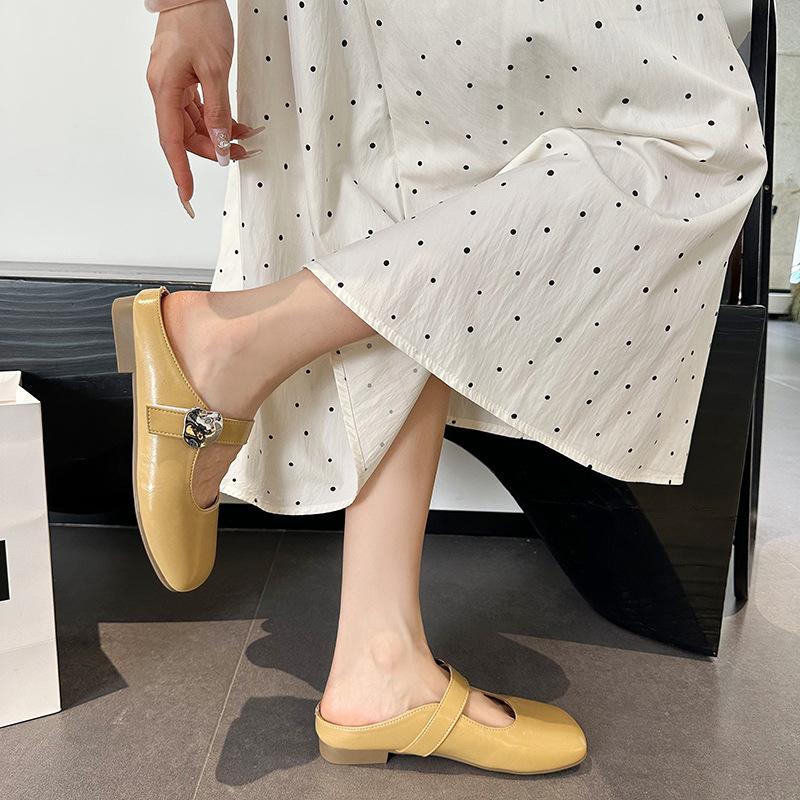 French Silver Flat-bottomed Bag Head Slippers for Women's Summer Wear 2025 Spring New Half-drag Women's Shoes Temperament Evening Wind Sandals