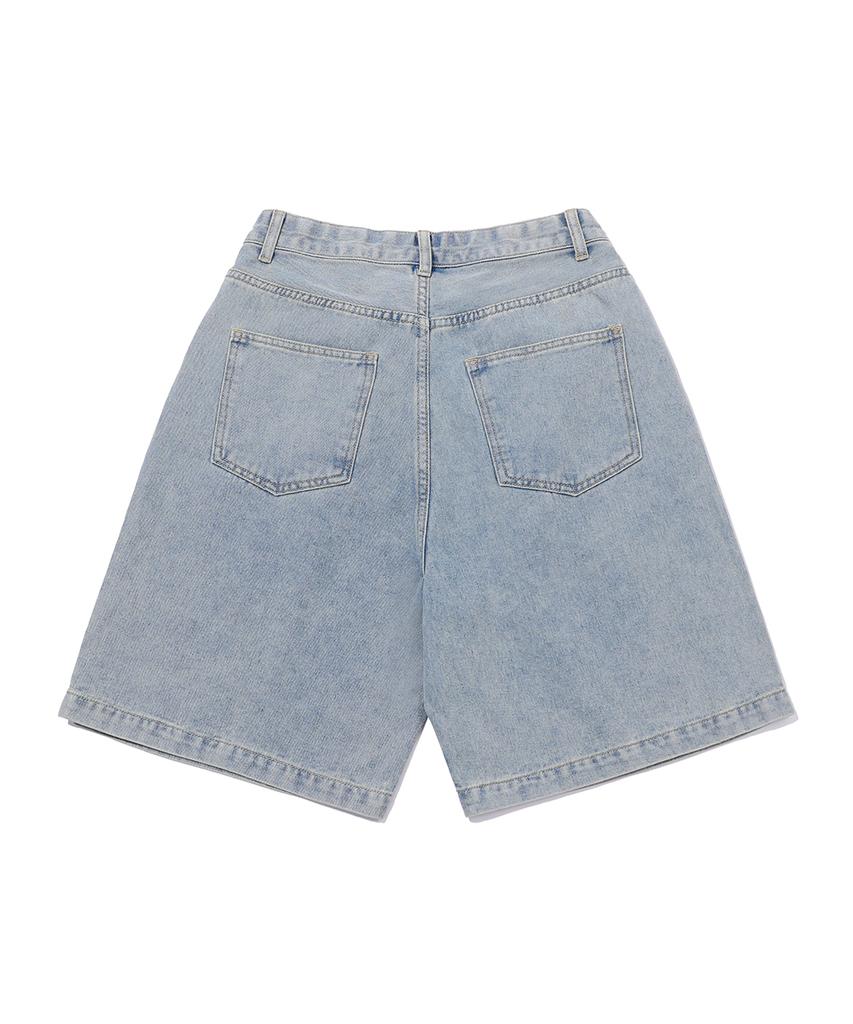 CHAMBROS Wide Non-Faded Single-Pleat Bermuda Denim Half Pants [Light Blue]