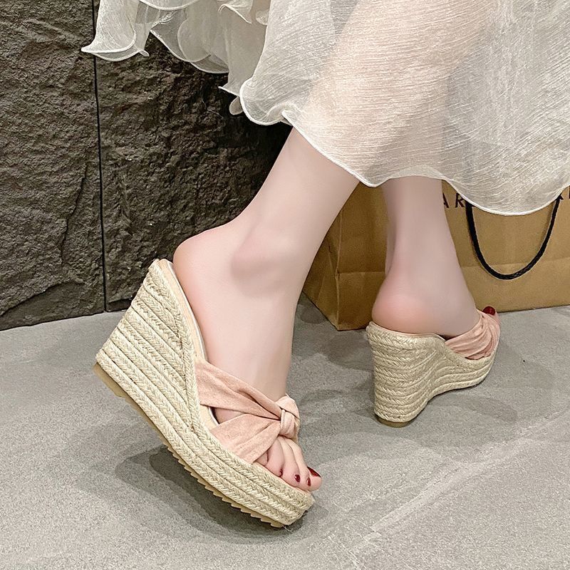 Ladies' Sponge Cake Wedge Sandals with Wide Feet, Retro Style, Summer Thick Sole, One Line Slippers, Waterproof Platform, Black High-heeled Sandals