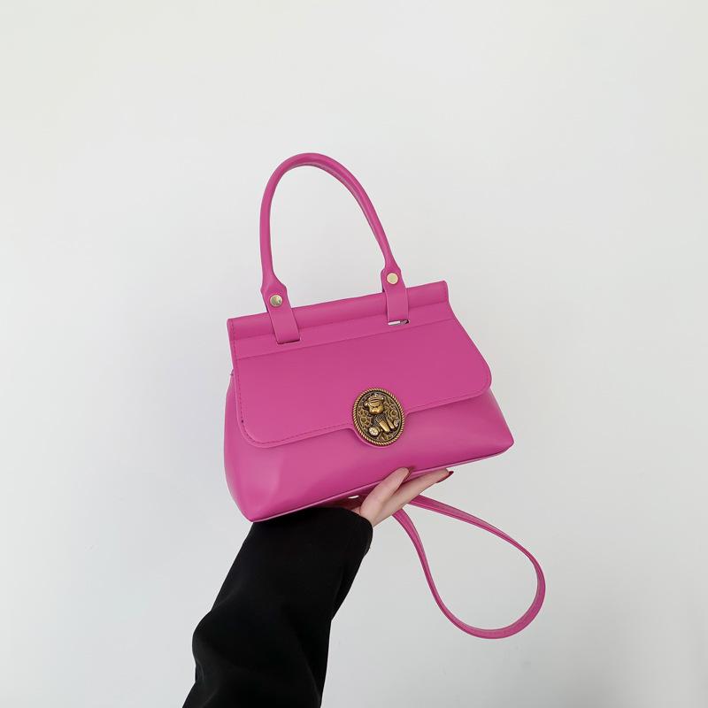 

Новая маленькая сумка женская мода ретро универсальная маленькая квадратная сумка 2025 новая сумка через плечо сумка-мессенджер трендовая сумка через плечо розы красного