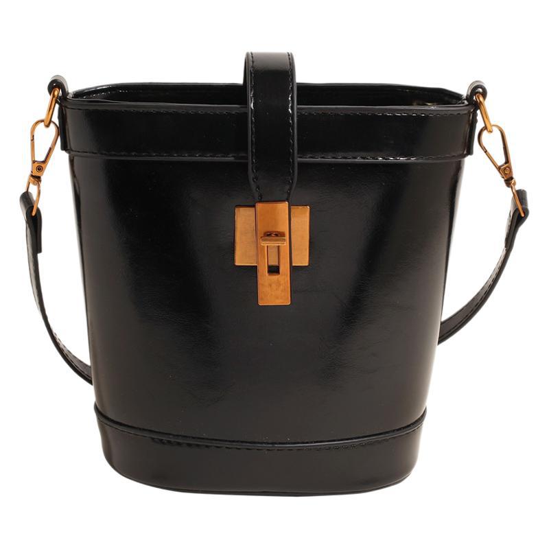 Fashion portable women's bag 2025 summer new fashion simple bucket bag versatile simple shoulder