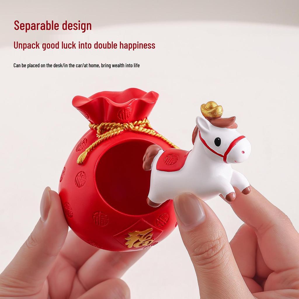 Guochao Jahr des Pferdes Tierkreiszeichen Schmuck - Glückstasche Schreibtischdekoration & Kreatives Neujahrs Souvenir zur Reichtumsanziehung.