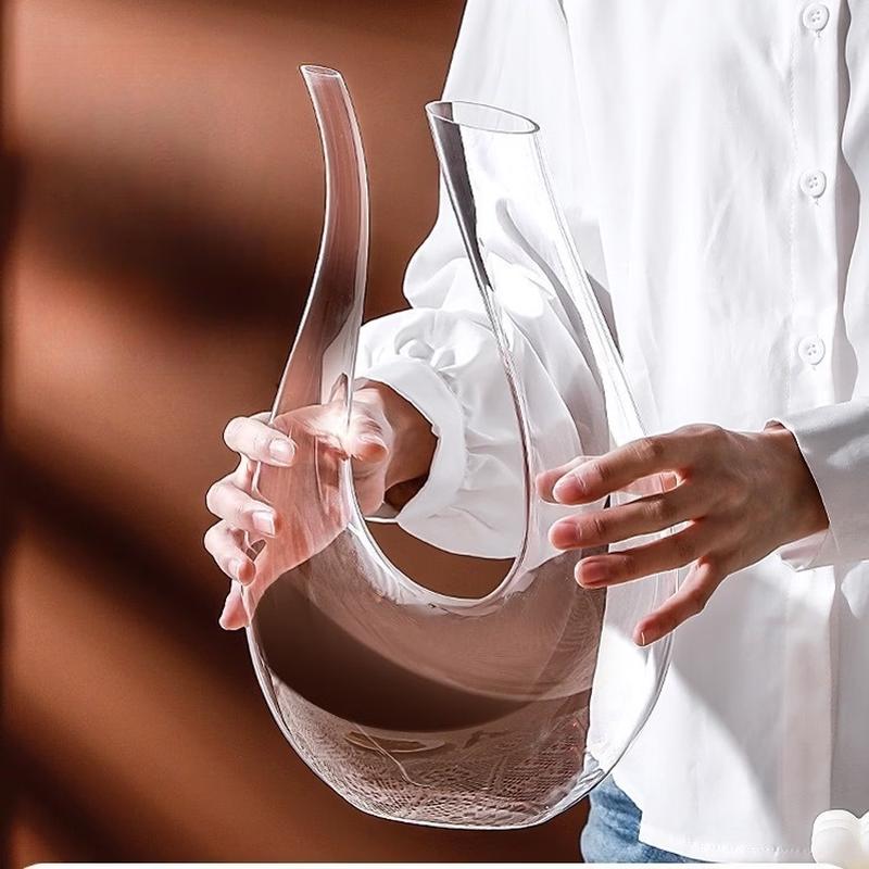 U-shaped Glass Wine Decanter