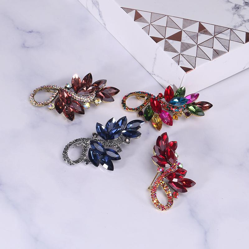 SKEDS New Arrival Women Men Luxury Shiny Crystal Badges Pins Exquisite Casual Clothing Coat Unisex Boutique Brooches Accessories