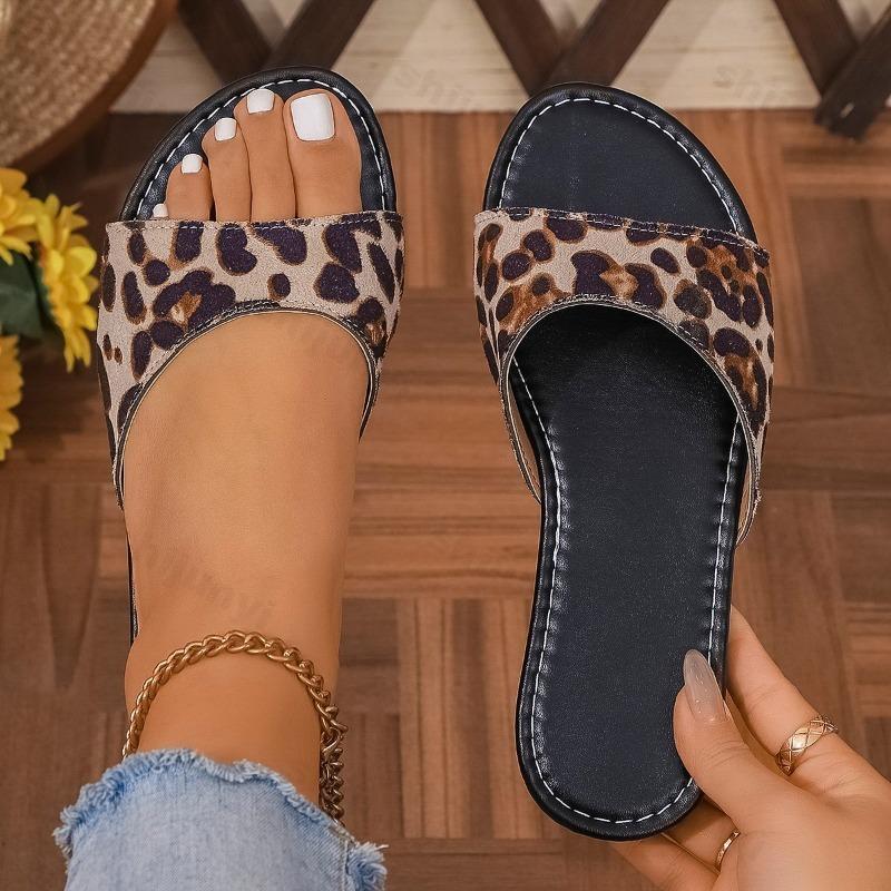 Fashion Women's Slippers Leopard Print Flat Shoes 2025 Summer New Women Flip-flops Anti Slip Fashion Comfortable Outdoor Beach Slippers