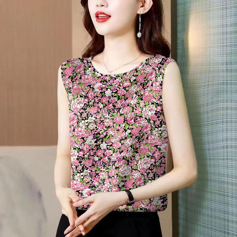 Plus Size Floral Ice Silk Vest - Women's Round Neck, Breathable, Loose, Belly-Covering Summer Top.