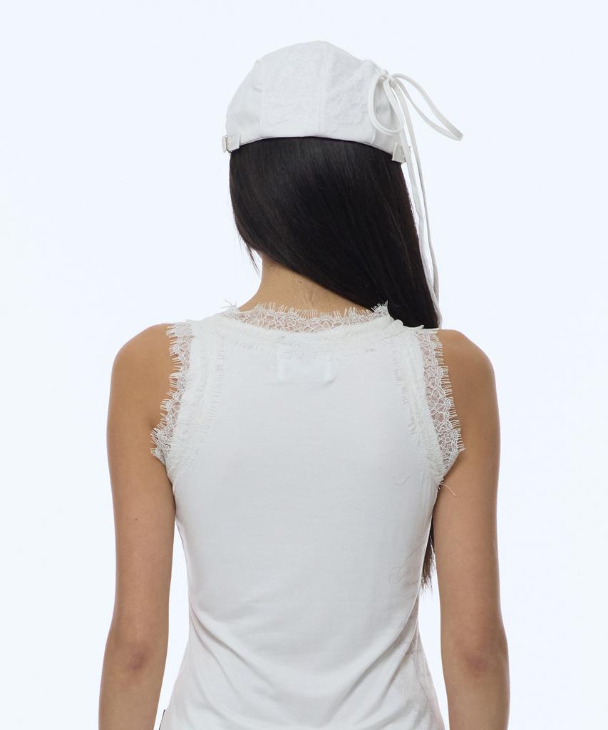 Gillaakaibeu Archive Logo Lace Hunting Cap_White