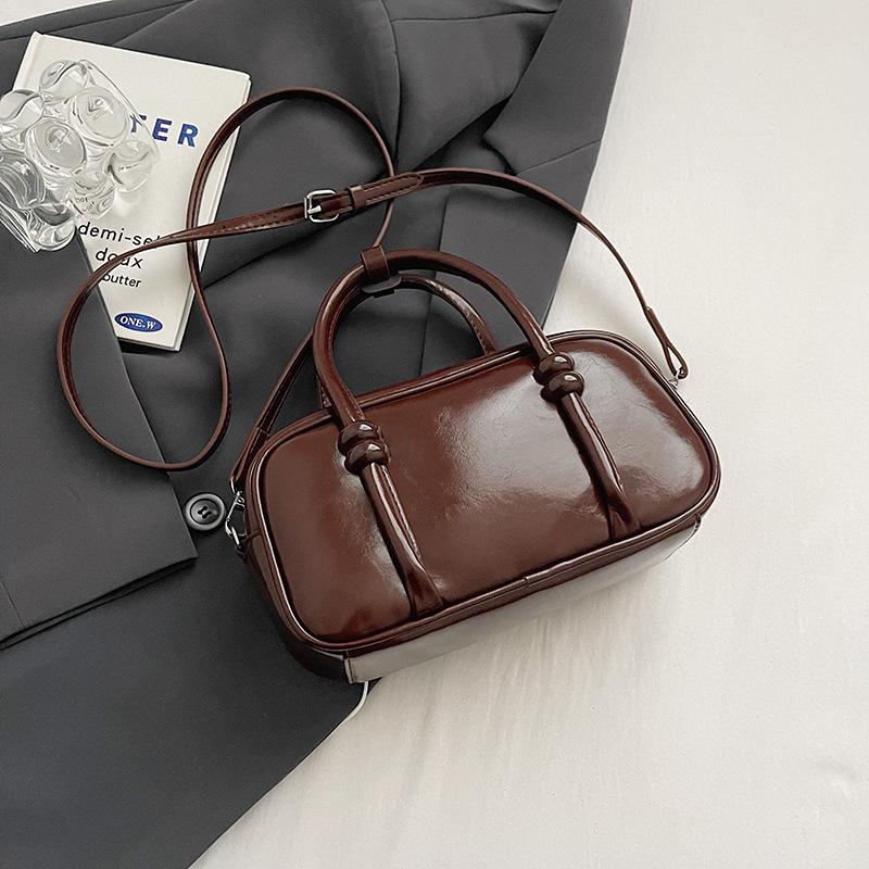 Retro Niche Portable Bowling Bag Women's 2025 New Korean Version Simple and Versatile PU Solid Color Shoulder Messenger Bag