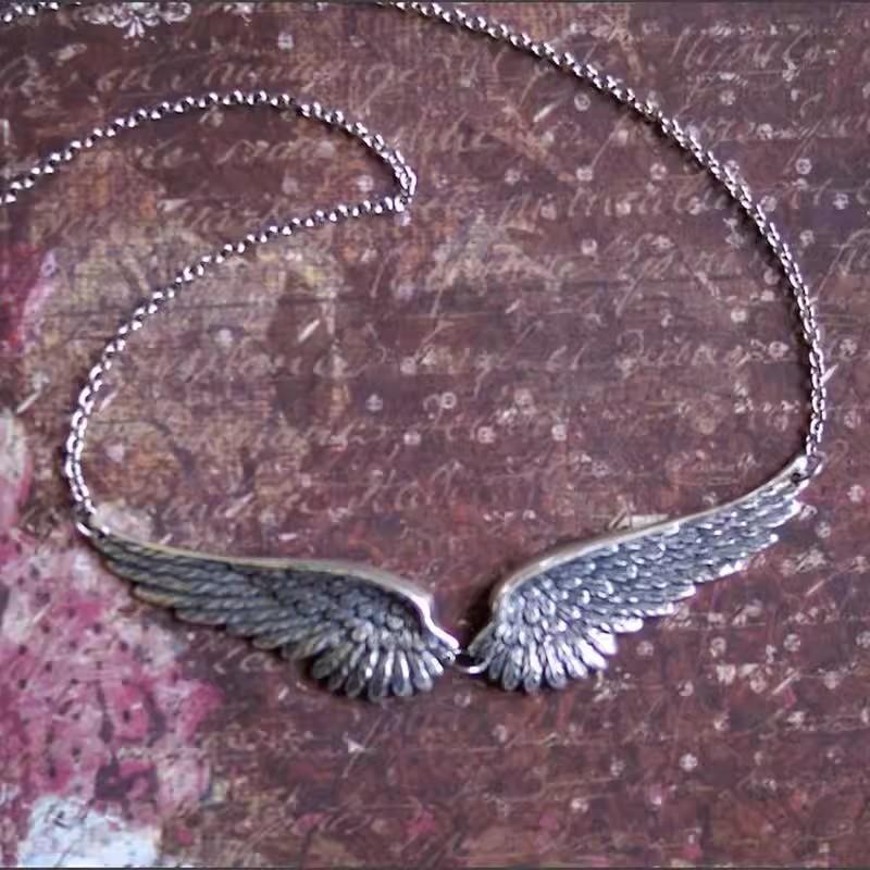 Y2K Angel Wing Feather Choker Necklace Silver Statement Angel Wing Pendant Chain Jewelry for Women Wedding Party Tribal Gifts