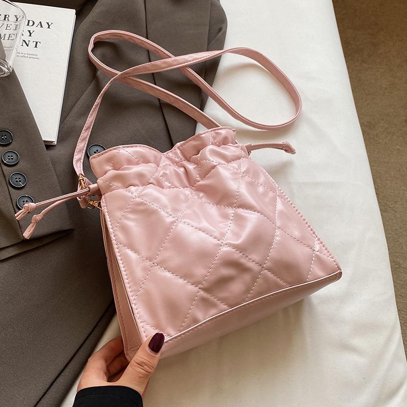 Premium Foreign Style Bag Women'S Trendy Versatile Bucket Bag Fashion Shoulder Crossbody Diamond Chain Bag Women