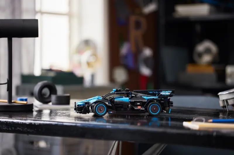 LEGO Technic Bugatti Bolide Agile Blue 42162 fra 9 år og oppover