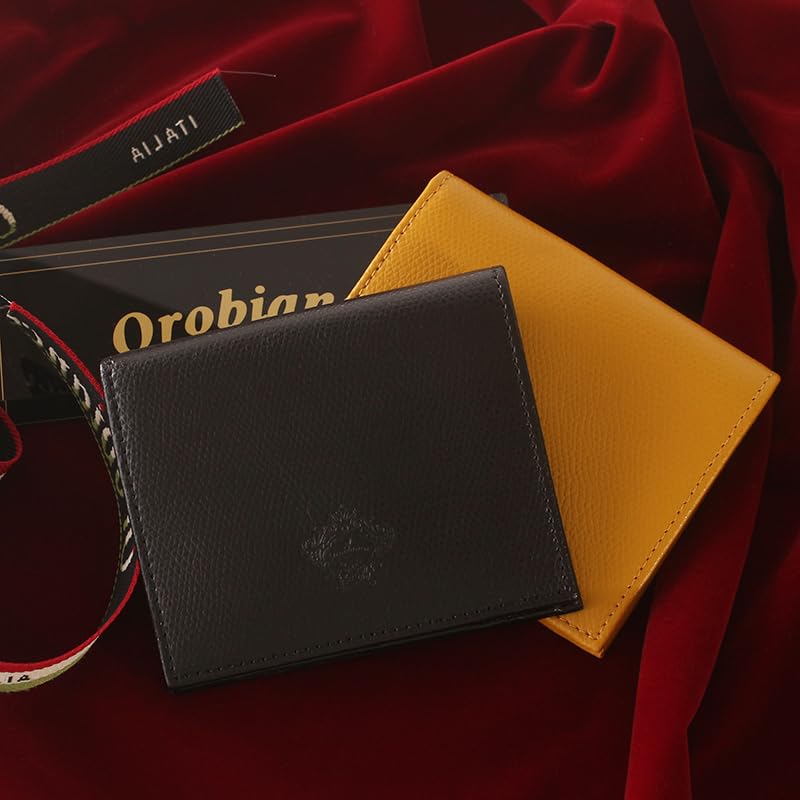 Orobianco's first ever round-zip long wallet in genuine palm leather, perfect for men and women. Made in Italy. A simple, stylish gift for any